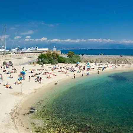 Appartement Freshly Tastefully Renovated In Heart Of Old Antibes