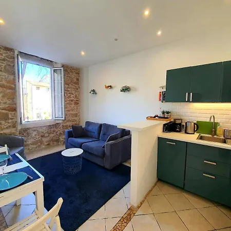 Freshly Tastefully Renovated In Heart Of Old Antibes