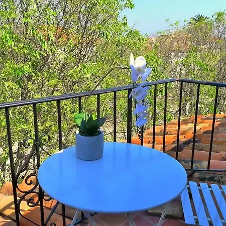 Freshly Tastefully Renovated In Heart Of Old *