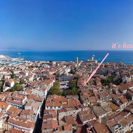 Freshly Tastefully Renovated In Heart Of Old Antibes